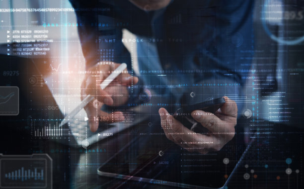 数据科学，数字技术概念。计算机科学工程师在笔记本电脑上编程，处理大数据，虚拟现代计算机仪表盘，系统控制，未来技术图片下载