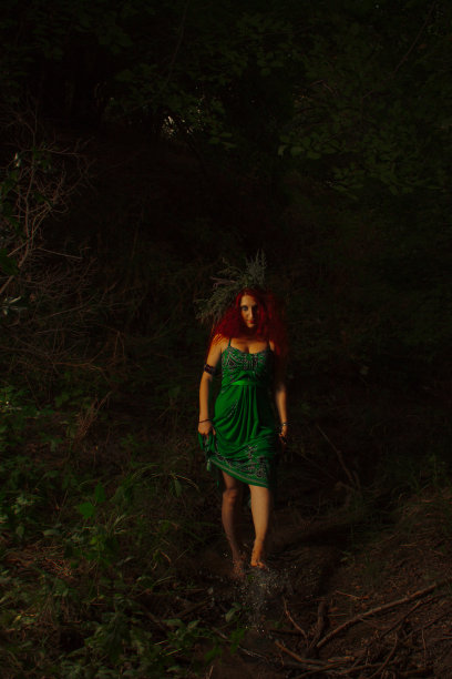 森林女王图片下载