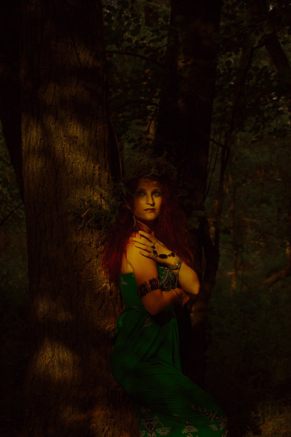 森林女王图片下载