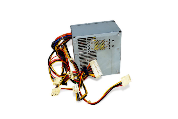 计算机的电源被隔离在白色背景上图片下载