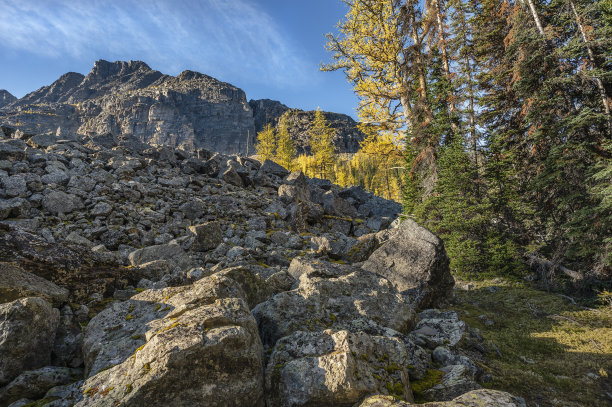 奥哈拉湖的滑石场图片下载