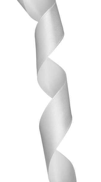 垂直的银色缎面缎带孤立的白色背景图片下载