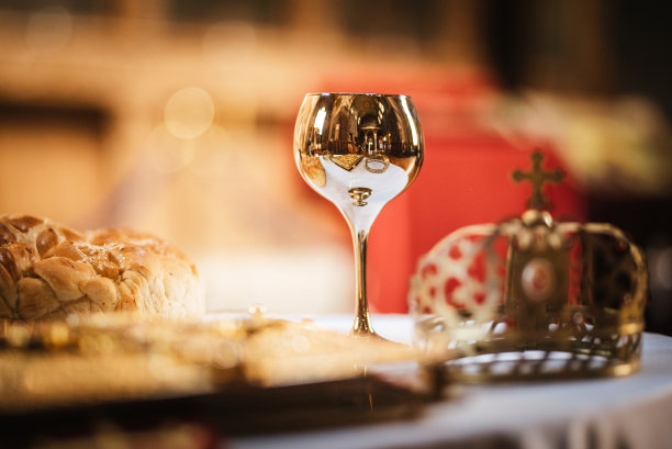 两个在上帝面前图片下载