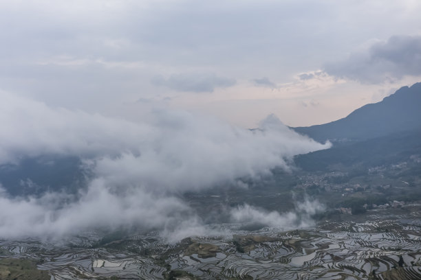 中国云南湖泊的高清航拍照片图片下载