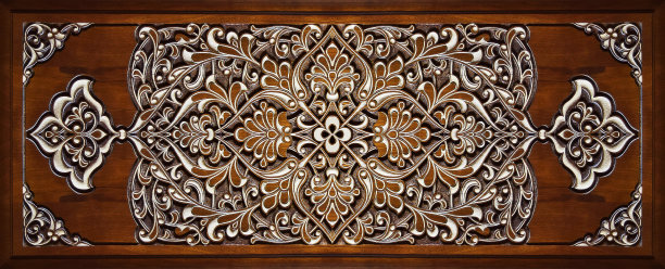 门上雕刻着漂亮的阿拉伯图案。图片下载