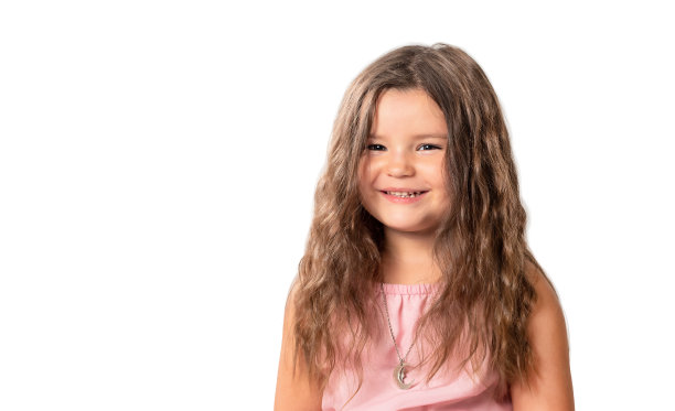 一个被孤立的小女孩的肖像图片下载