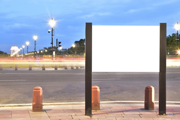 德里路上的空白广告牌，用于广告和信息图片下载