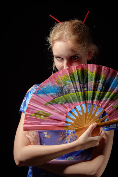 穿日本服装的女孩图片下载