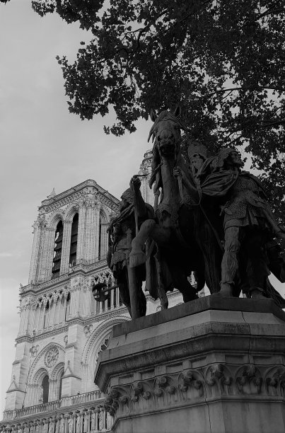 查理曼大帝和巴黎圣母院图片下载