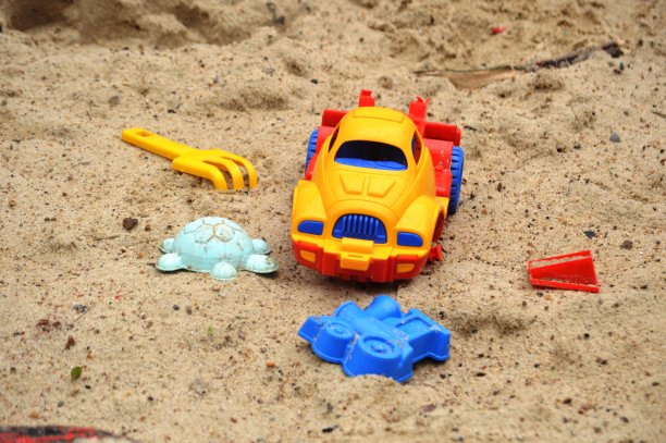 孩子的玩具汽车图片下载