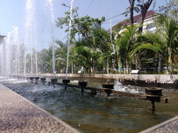 美丽的喷泉图片下载