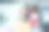 一名妇女从她的衣柜里挑选衣服捐赠给慈善商店。整理，整理衣服，打扫卫生。重用,二手的概念。自觉消费，可持续生活。图片下载