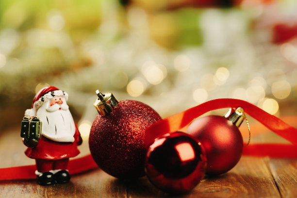 圣诞装饰品和圣诞老人形象图片下载