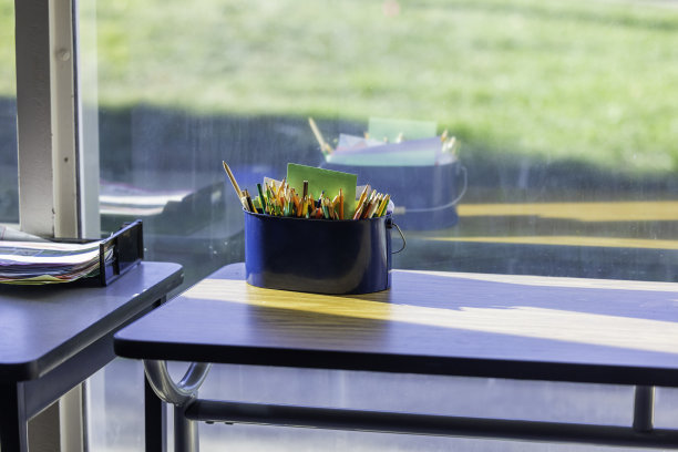 加州高中学校用品图片下载