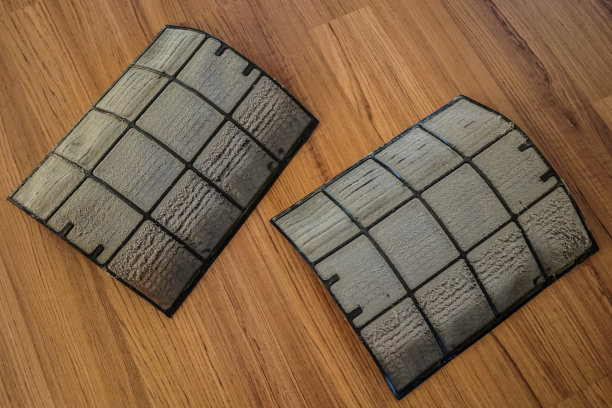 肮脏的室内空气过滤器。图片下载