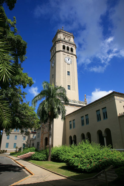 波多黎各大学的主楼(钟楼)，圣胡安，波多黎各图片下载