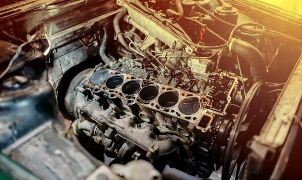 发动机维修，气缸盖诊断，损坏的气缸体垫片。图片下载