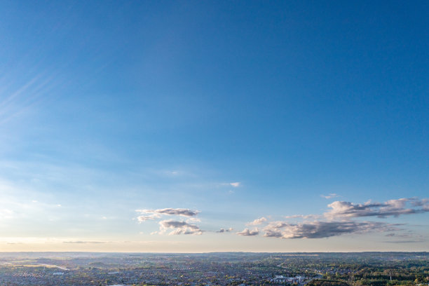 位于卢瑟福路和伊斯林顿大道的住宅区鸟瞰图，独立和复式住宅，伍德布里奇，沃恩，加拿大图片下载