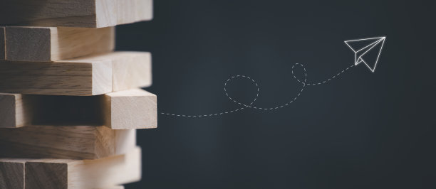 木块游戏具有复制空间，从木块上俯瞰高塔，叠叠乐，商人管理自己的战略，教育理念，风险，发展，成长图片下载