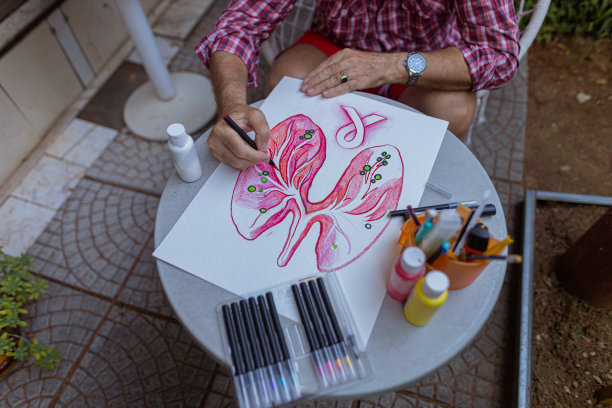 老年人画肺和癌症来提高人们的意识图片下载