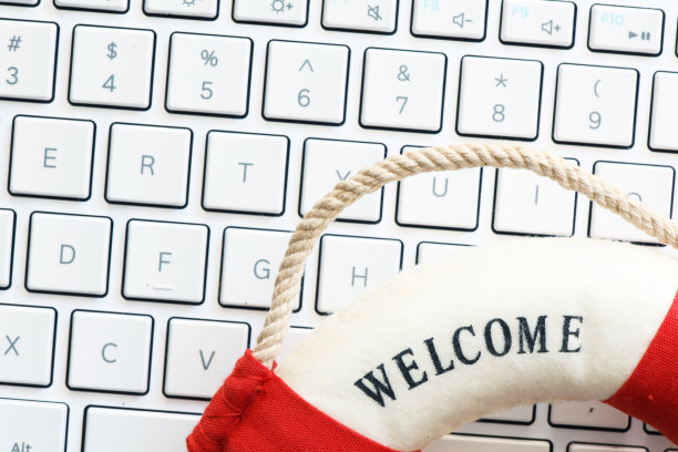 救生圈上的欢迎语。图片下载