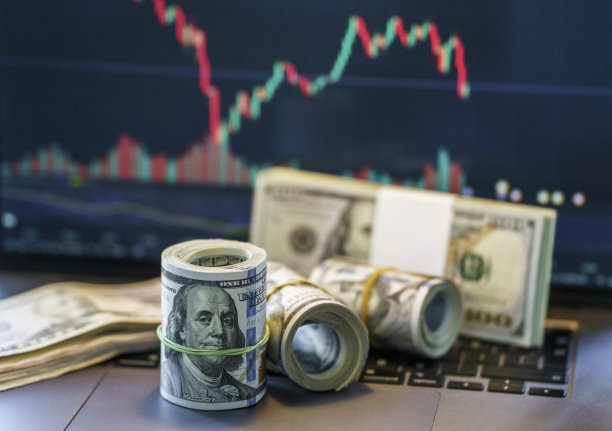在股票市场上交易赚来的一大笔美元图片下载