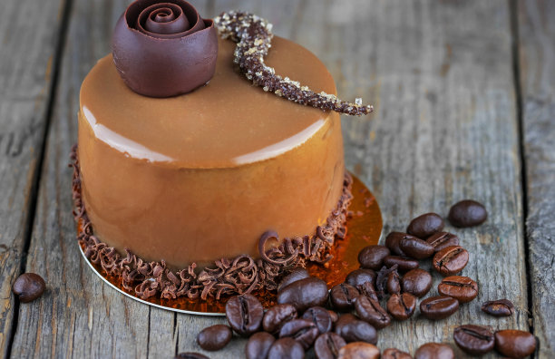 焦糖蛋糕装饰巧克力刨花图片下载