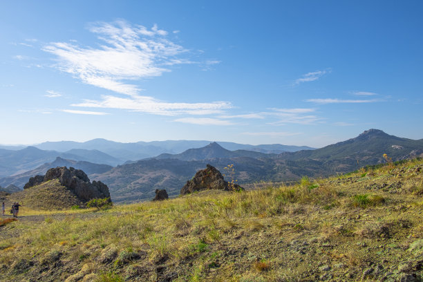 山间宁静的秋天。图片下载