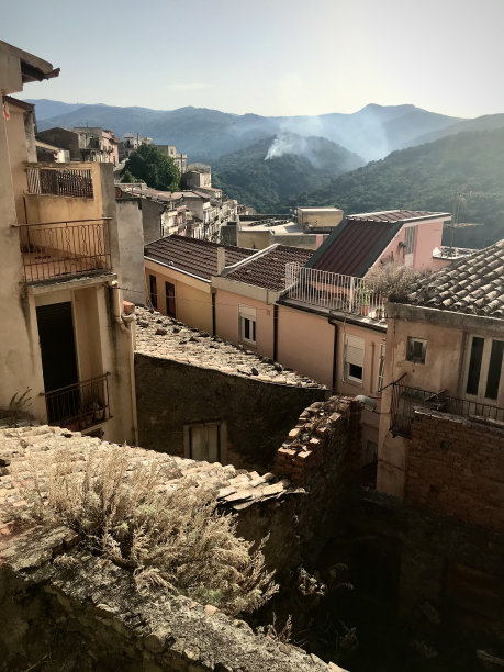 意大利-西西里岛-特里皮村-老城-小街道图片下载