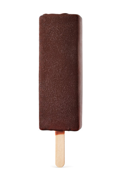 巧克力冰棒冰淇淋条上的白色隔离。图片下载