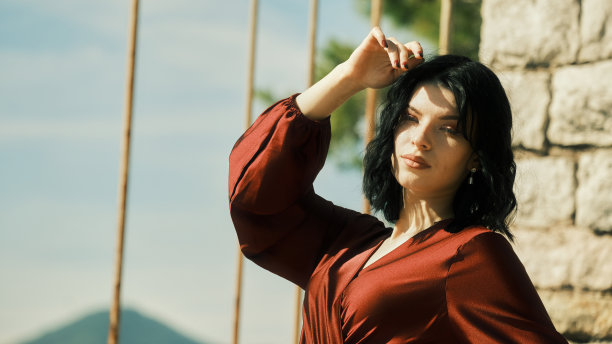 蓝眼睛黑头发女孩的画像图片下载