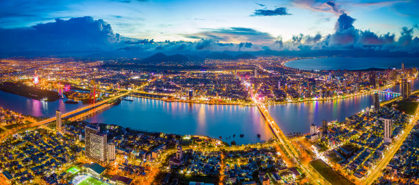 岘港海滩鸟瞰图，这是一个非常著名的旅游目的地。图片下载