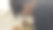 他们在胶带上画线。图片下载