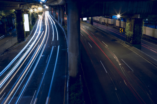 墨西哥城环路上的光轨图片下载