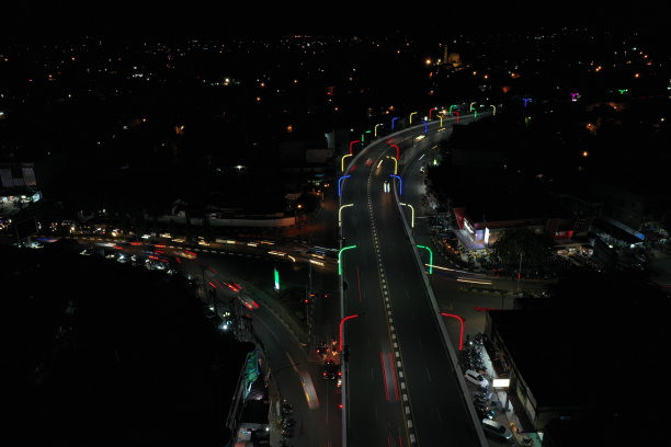 晚上飞过来图片下载