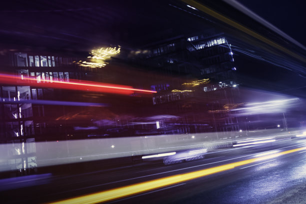 晚上交通图片下载