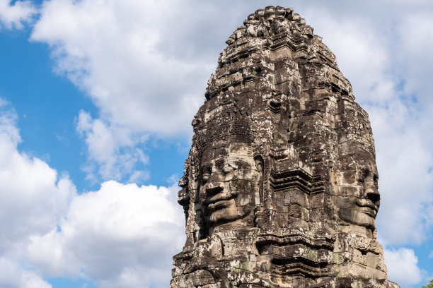 柬埔寨暹粒巴戎寺塔上的神秘面孔。图片下载