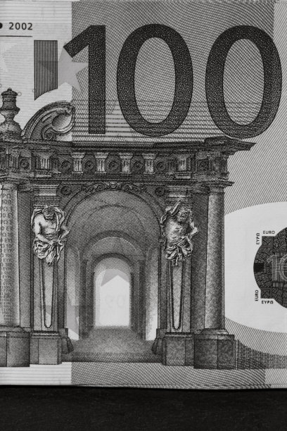选择性关注欧元纸币的细节。密切宏观细节的货币纸币，100欧元孤立。世界货币概念，通货膨胀和经济概念图片下载