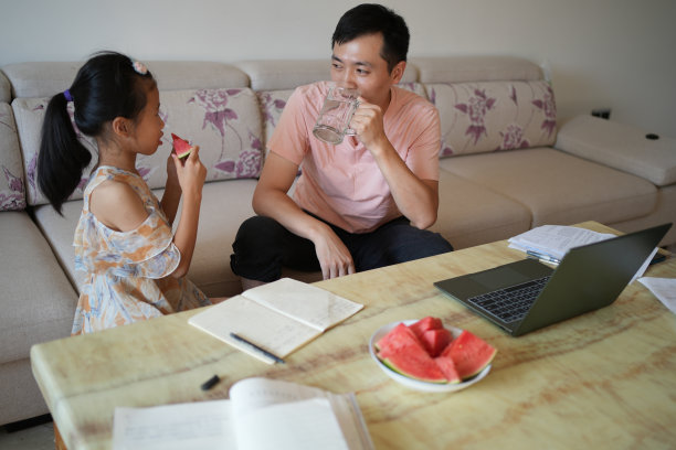 居家办公图片下载