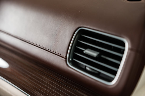 清洁的内部现代豪华汽车接近图片下载