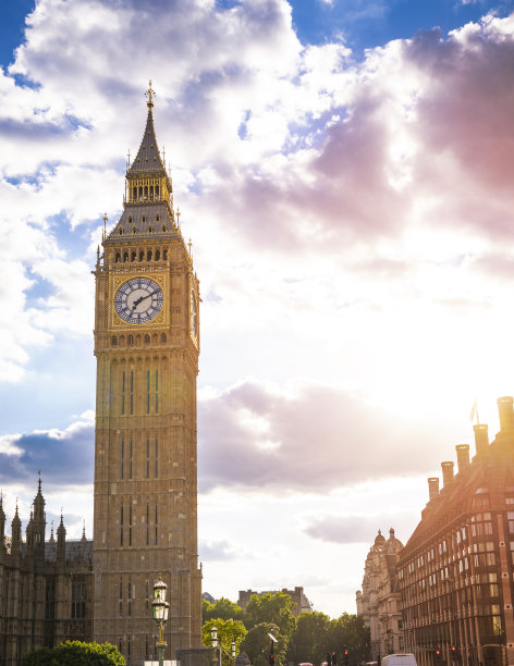 伦敦大本钟和威斯敏斯特议会大厦在英国英格兰的日落图片下载