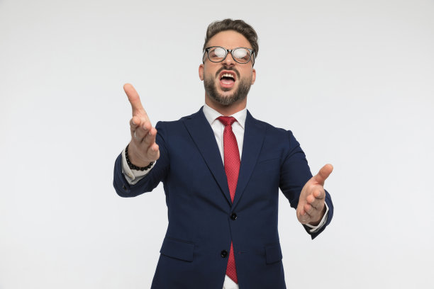 愤怒的商人拿着眼镜，手牵着手图片下载