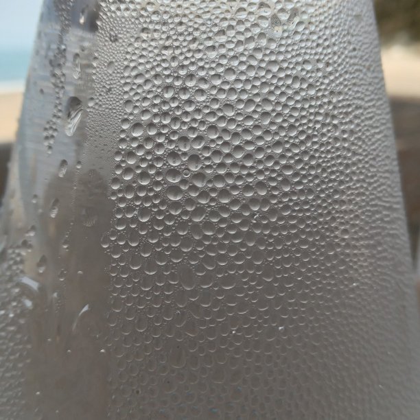 玻璃瓶凝结图片下载