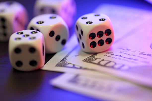 金钱和骰子图片下载