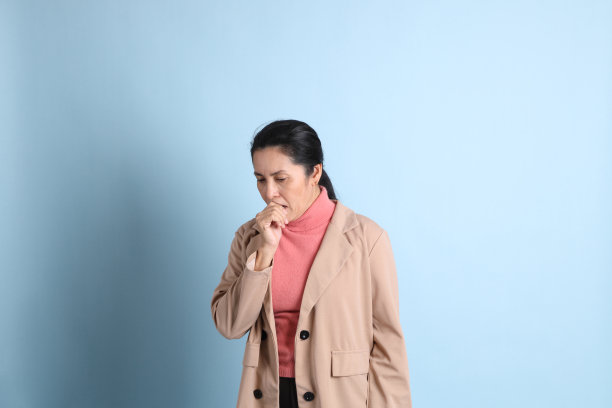 女人在粉红色的图片下载