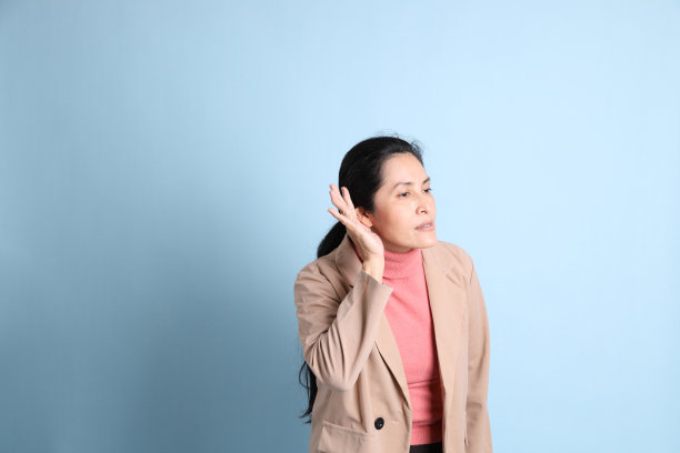 女人在粉红色的图片下载