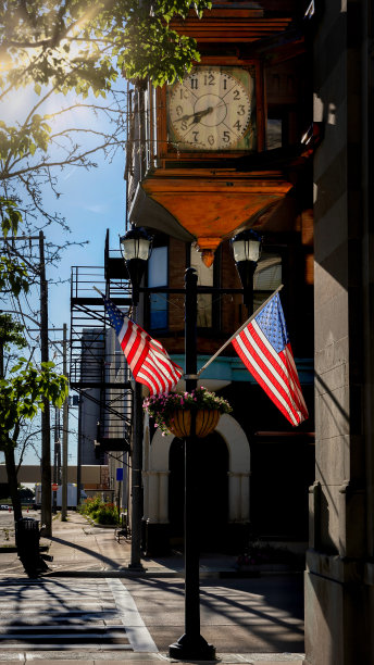 这个大钟图片下载