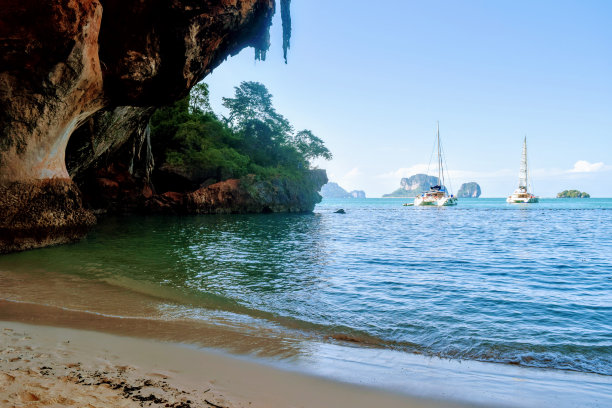 泰国甲米的洞穴海景图片下载