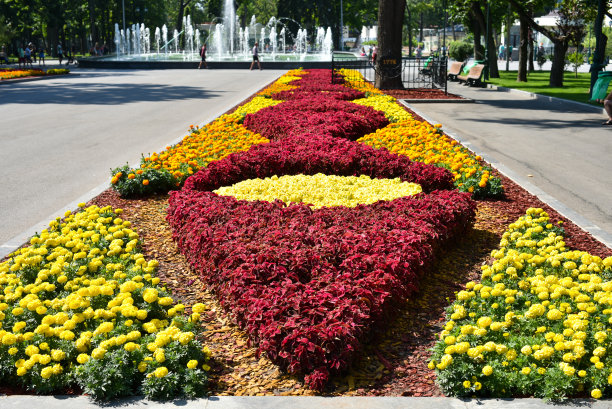 舍甫琴科夏日花园，哈尔科夫，乌克兰图片下载