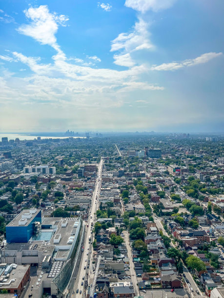 多伦多城市景观和登达斯街，安大略省，加拿大图片下载